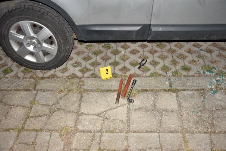 rongált személygépkocsi