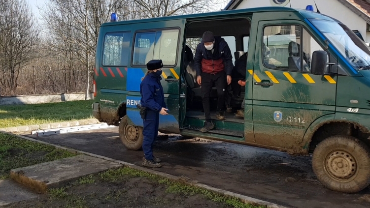 határsértők elfogása Kötegyán 20210128