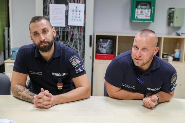 Mózes Máté törzszászlós és Kalamár Szabolcs törzsőrmester