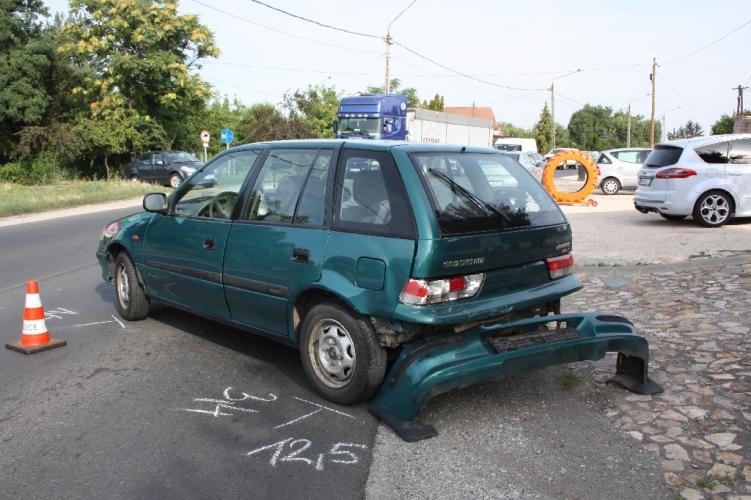 baleset a Karinthy úton