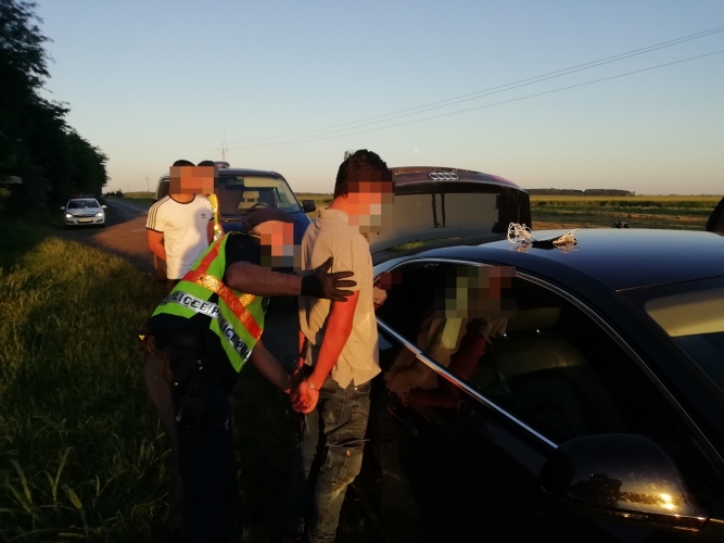 embercsempészés 20200801 BattonyHRK