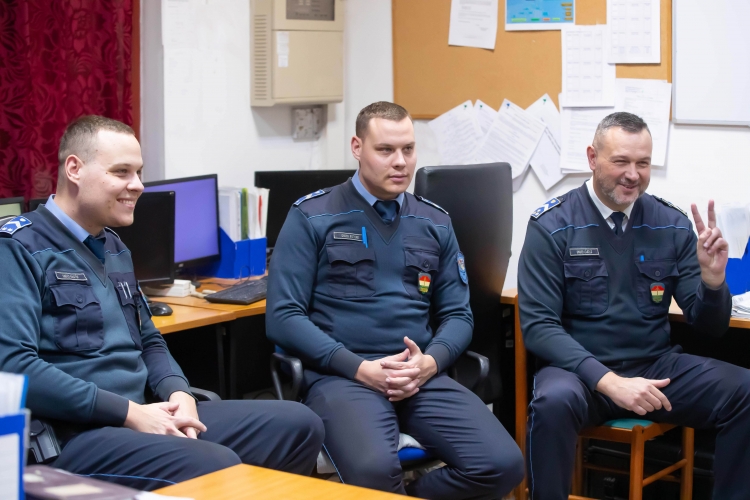 Onder Kristóf törzsőrmester, Onder Botond őrmester és Onder László főtörzszászlós